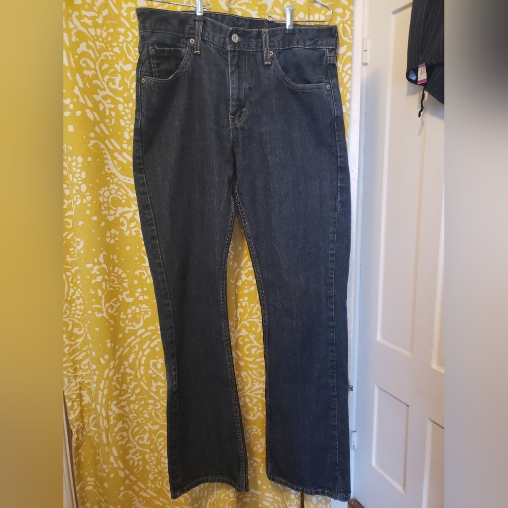 Dark wash Levi's straight leg jeans